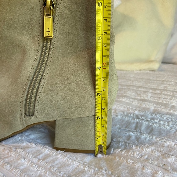 NEW Kenneth Cole Road Stop Block Heel Ankle Bootie - Picture 6 of 6